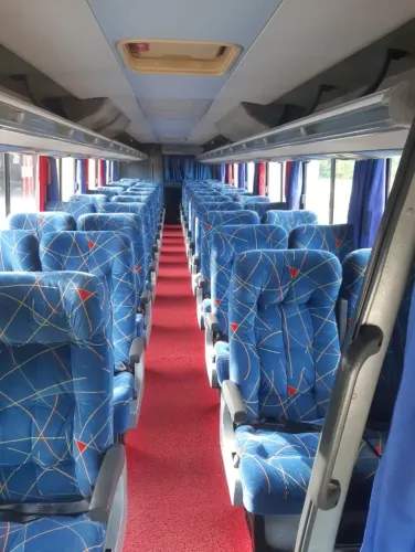 2 ÔNIBUS VIAGGIO 1050