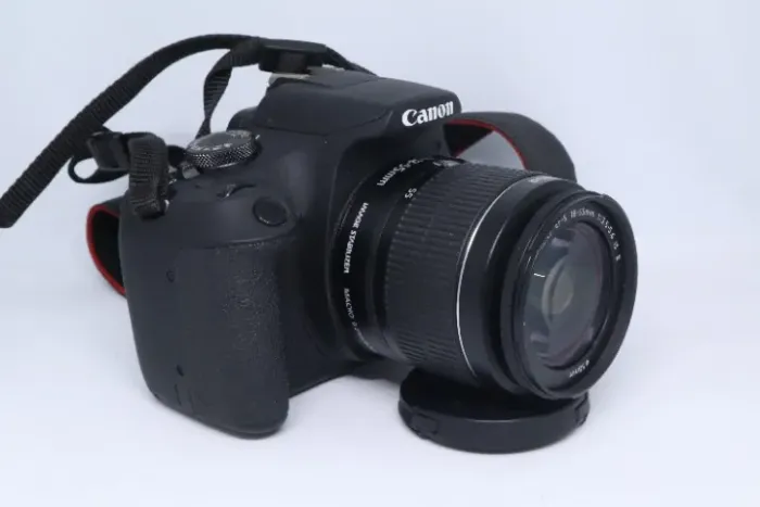Câmera Canon T7+ (plus) Com 16525 Clicks + Lente 18-55
