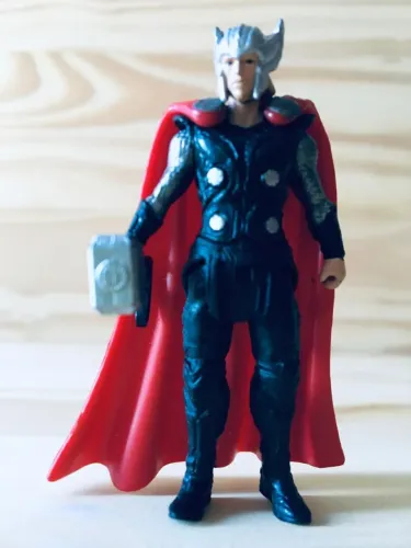 Thor - Micro - Hasbro - 7cm