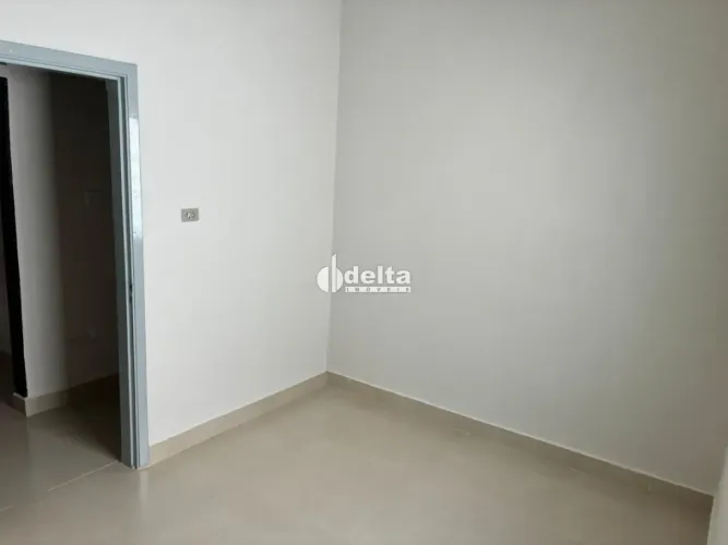 Casa disponível para Locação residencial ou comercial no bairro Martins em Uberlândia-MG