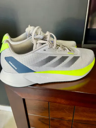 Tênis Adidas - Tamanho 41