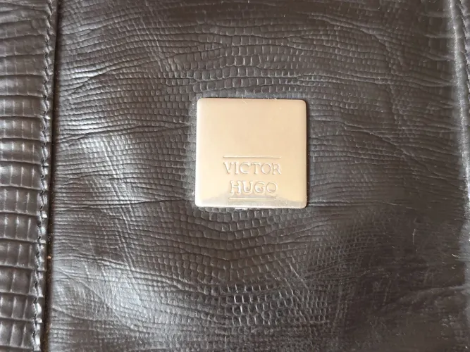 Pasta Victor Hugo Original em Couro