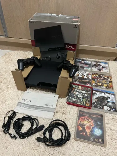 PS3 Slim 320gb na caixa 7 jogos 2 controles