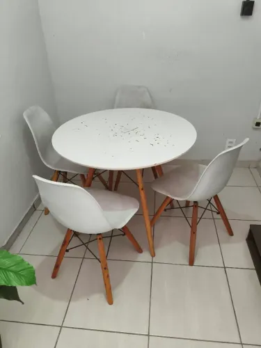 Mesa 4 cadeiras