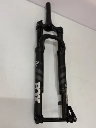 SUSPENSÃO FOX PERFORMANCE STEP-CAST 29 100 MM ESTADO ZERO