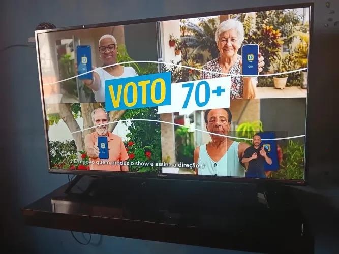Vendo tv hoje 43 polegadas semp ela é smart 1000 reais