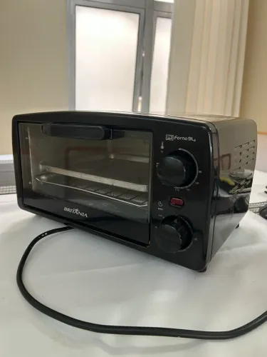 Forno Elétrico Britânia 9L funcionando perfeitamente