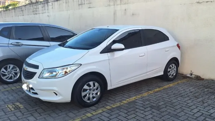Chevrolet Onix Hatch LS 1.0 8V Flex Power Mec. 4P 2015