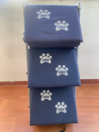 Escada pra Pet abrir e fechar - impecável