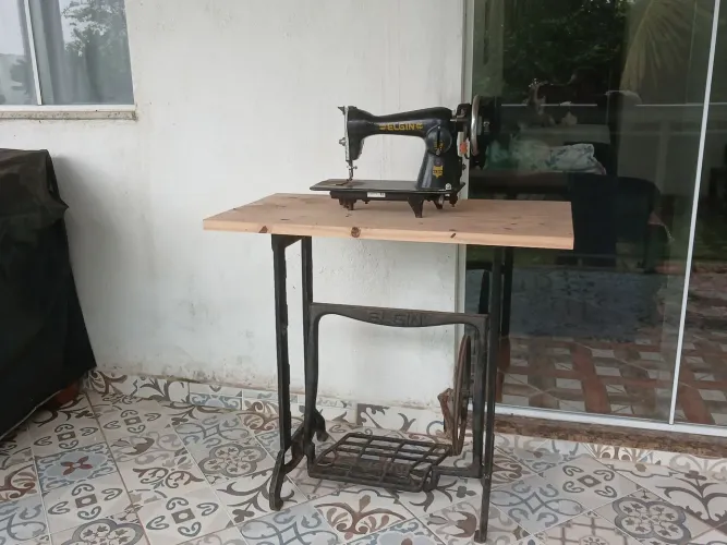 Máquina de costura antiga