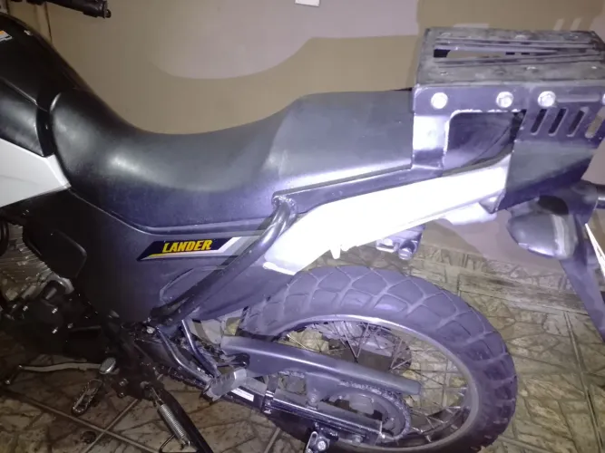 Suporte pra baú reforçado Lander 2020