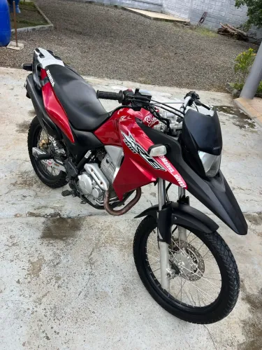 Passo Xre 300 2017 pra assumir algumas parcelas 