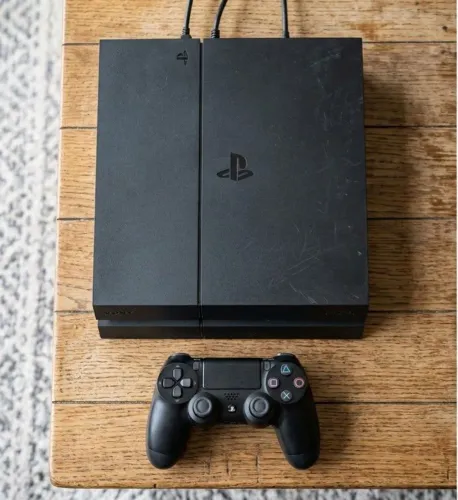 Vendo esse ps4 do meu filho usado só por ele