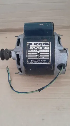 Motor elétrico