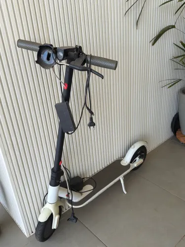 Patinete eletrônico precisa trocar a bateria 