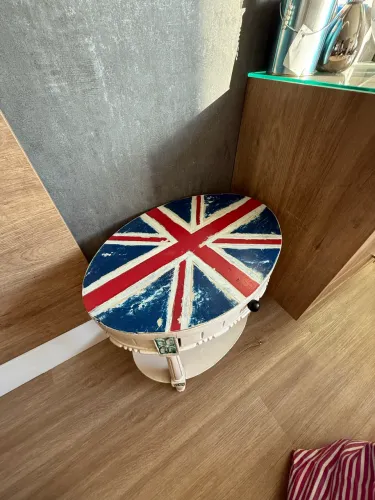 Criado Mudo Devorativo