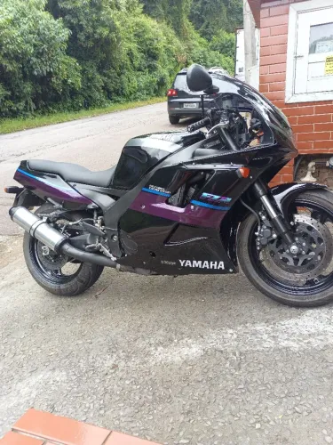 Fzr 1000 modelo Gênesis