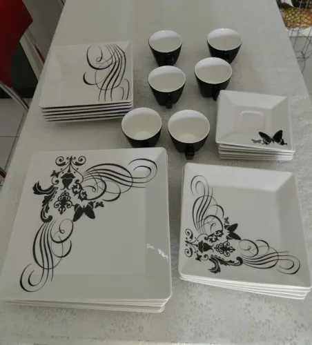 Vendo jogo de jantar e cafe (pouco uso)