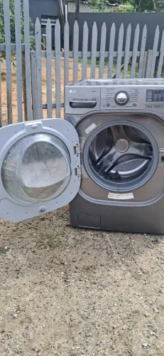 Máquina Lava e Seca LG Inverter Direct Drive de 16/9 kg
