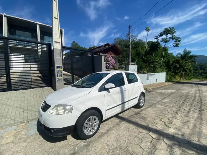 Volkswagen Fox Plus 1.0mi/ 1.0mi Total Flex 8V 4P 2010