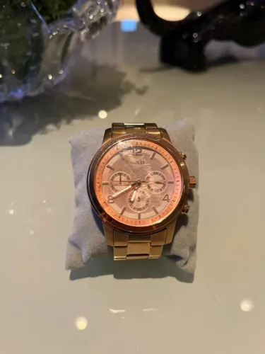 Relógio GUESS - cronógrafo rose gold (U13578L5)