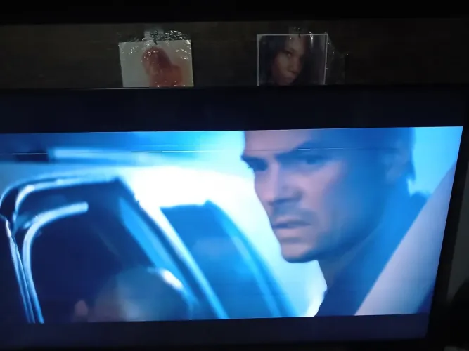 Tv Samsung smart linda 65 polegadas um risco imperceptível na tela aceito uma menor c volt
