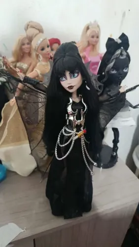 Boneca Elvira skullector 2025
