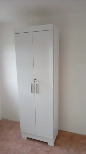 Armário multiuso novo.