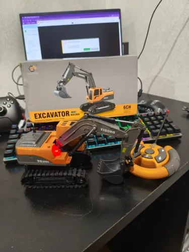 ? Mini Escavadeira RC Completa - Luzes, Esteira e Controle