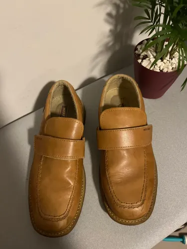 Sapato de couro da marca West coast