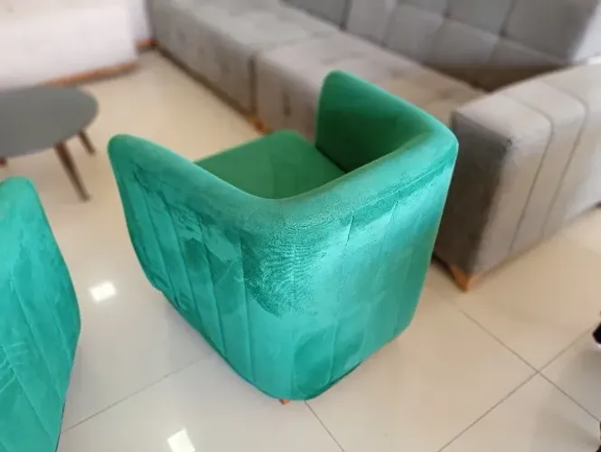 Poltrona moderna em veludo verde estilo design