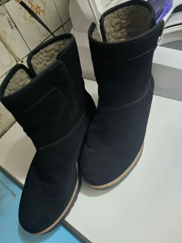 Bota preta camurça número 37 ótimo estado