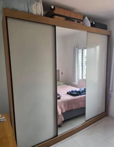 Guarda-Roupa Casal
