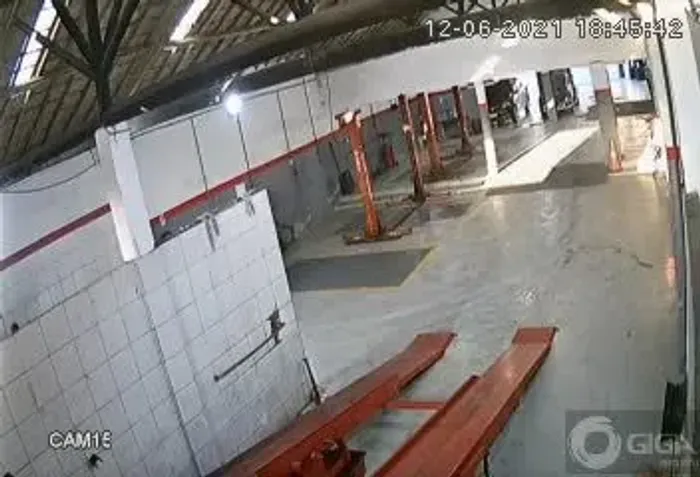 Auto center, oficina e lava a jato