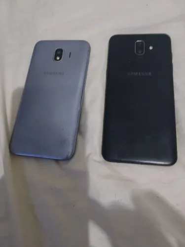 2 celulares Samsung p retirada de peças J8 é J4