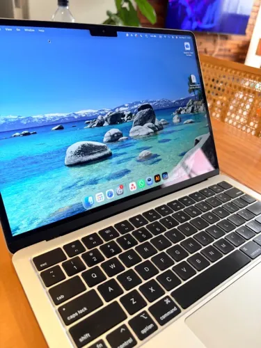 Macbook Air M2 Prata - 8gb - 256GB SSD - 13.6"