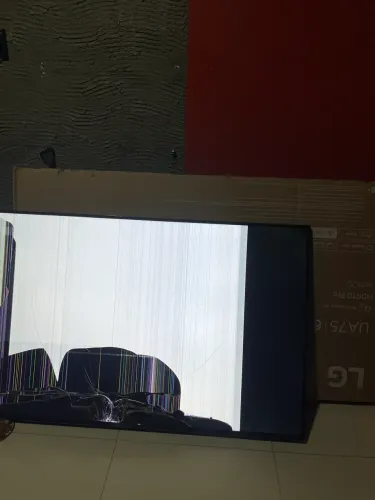 Smart TV LG UHD AI UA75 65? 4K - Tela Quebrada - Na Caixa Original