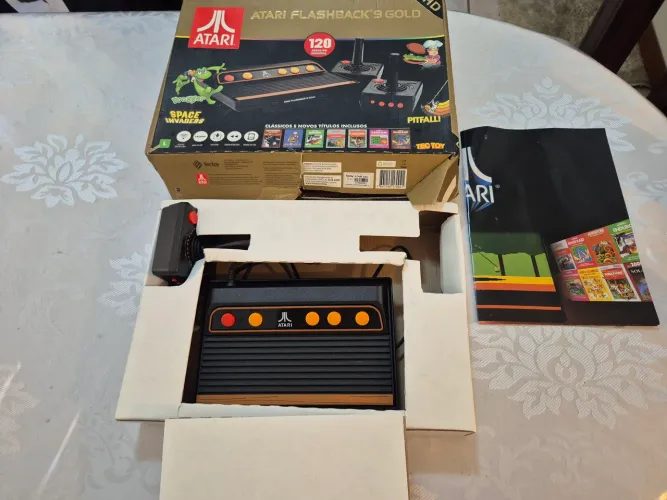 Atari Flashback 9 Gold com defeito na caixa