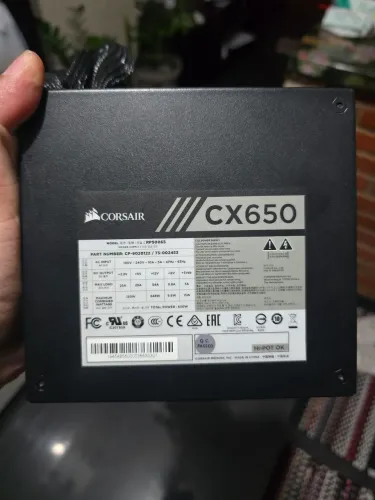Fonte Corsair CX650 bronze