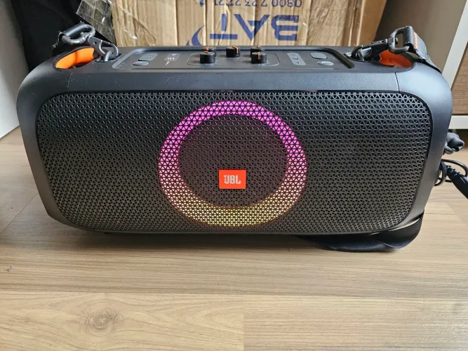 CAIXA JBL PARTYBOX ON THE GO
