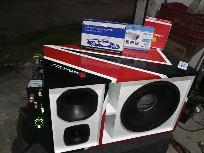 Trio de 12 completa pega blwtuf e USB funciona no carro e na energia