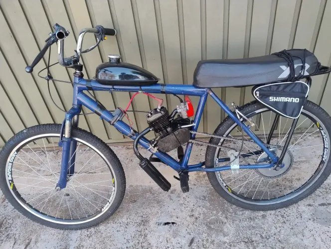 Vendo motorizada pouco usada tá praticamente nova