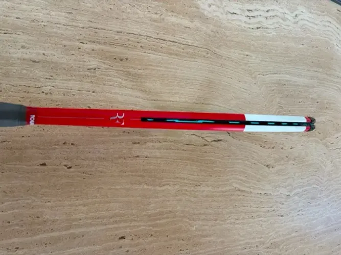 Raquete de Tênis RF 01 Pro Classic Wilson Vermelha- 320gramas-L3