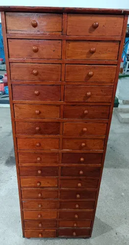 Móvel de madeira organizador com 30 gavetas