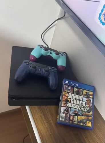 PS4 Slim