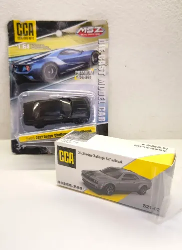 Combo 2 (duas) Miniatura Dodge Challenger CCA 1:64 Premium e mainline tamanho Hotwheels