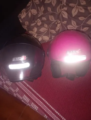 Vendo pouco tempo de uso 100 reais os dois vai embora
