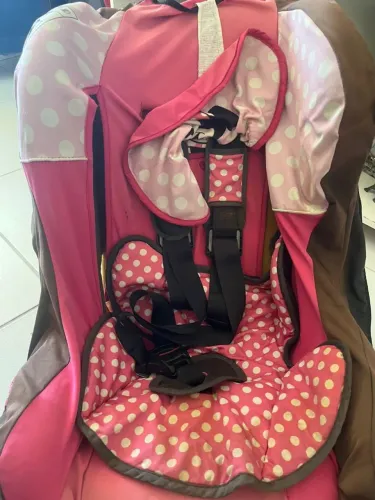 Vende se cadeirinha de carro 