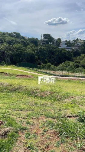 Terreno à venda no Sainte Anne - Le Jardin em Sousas com 583 m² e fundo para mata