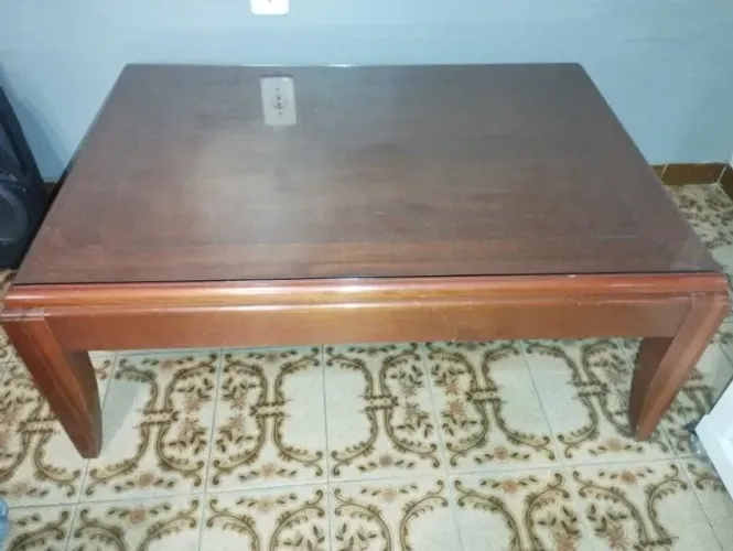 mesa central e mesa lateral de sala